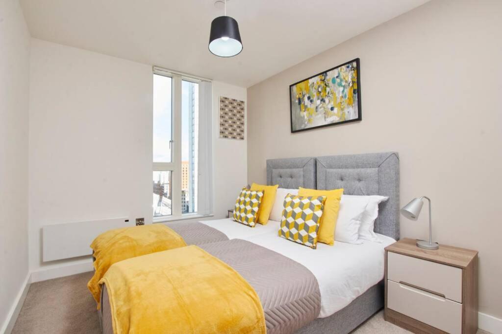 Lovely Apartment - Private Parking - Stadium Views Манчестер Экстерьер фото