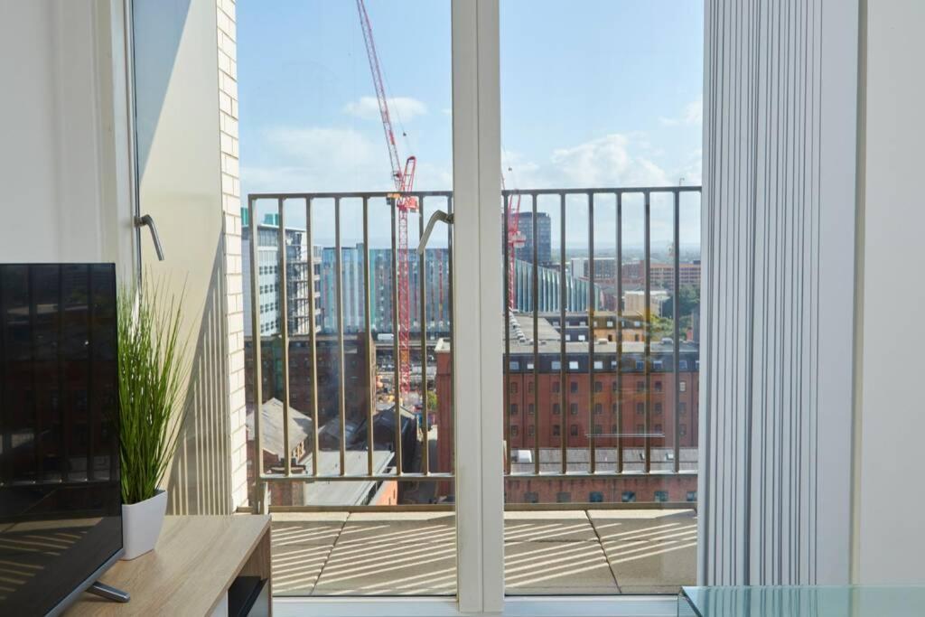 Lovely Apartment - Private Parking - Stadium Views Манчестер Экстерьер фото